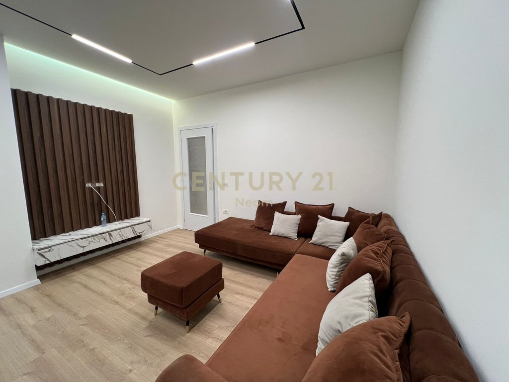 Apartment 3+1+2 Parking Spaces for Rent, at the Artificial Lake
