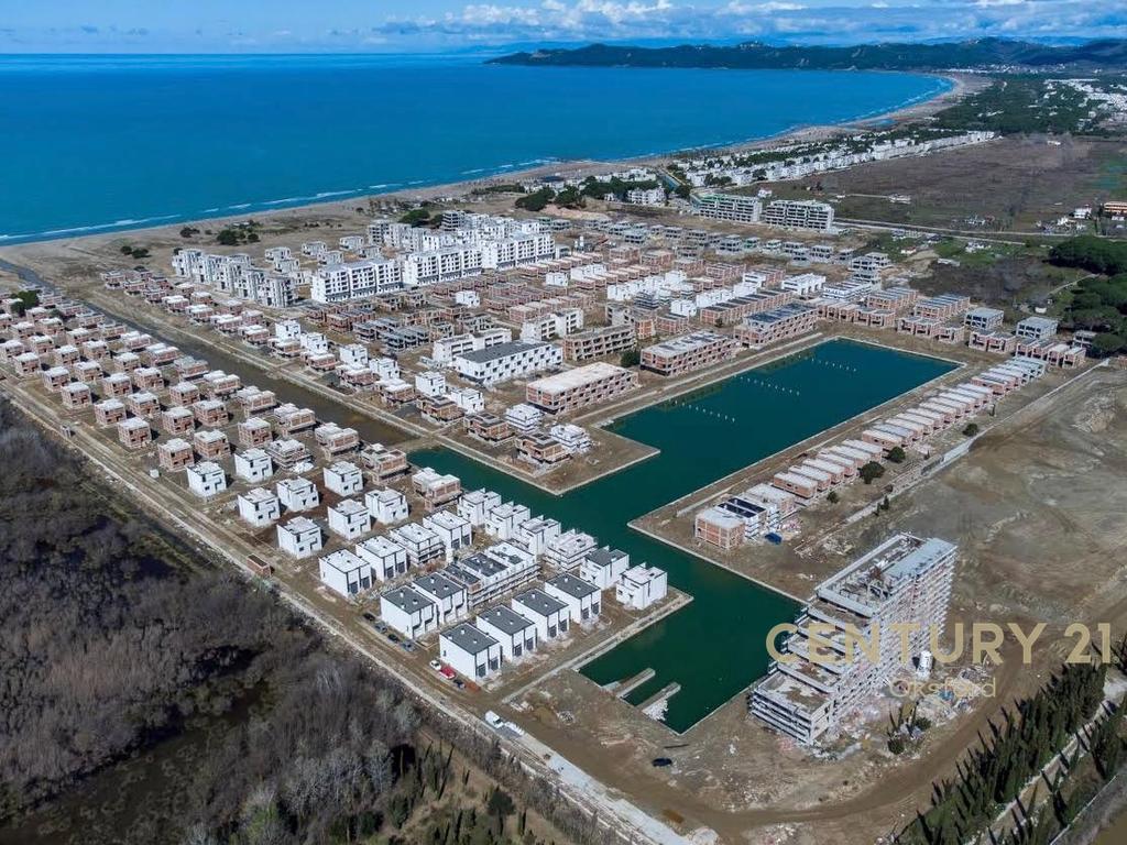 INDIVIDUAL VILLA FOR SALE WITH YARD, IN THE “TURQUOISE MARINA” COMPLEX!