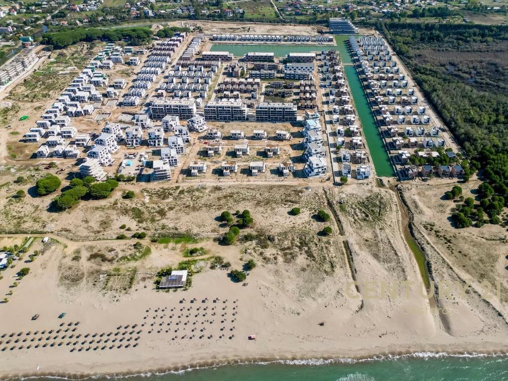 INDIVIDUAL VILLA WITH YARD FOR SALE, IN THE “TURQUOISE MARINA” COMPLEX!