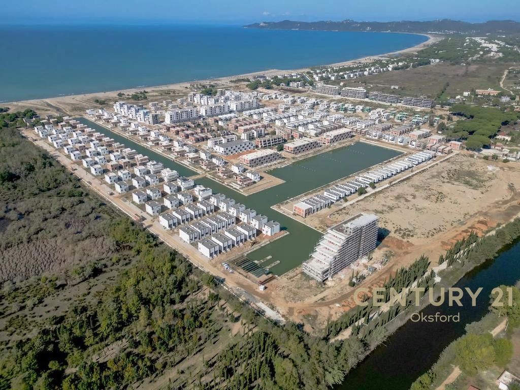 INDIVIDUAL VILLA WITH YARD FOR SALE, IN THE “TURQUOISE MARINA” COMPLEX!