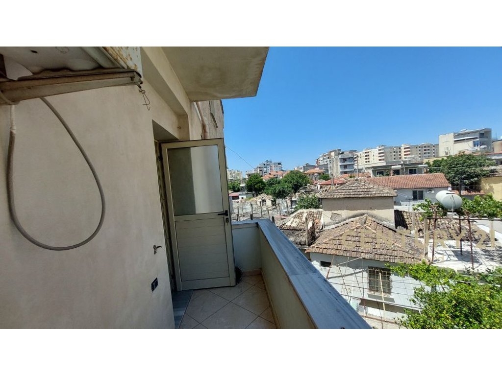 APARTAMENT 2+1+2 PER QIRA PRANE SHKOLLES "ALI DEMI"