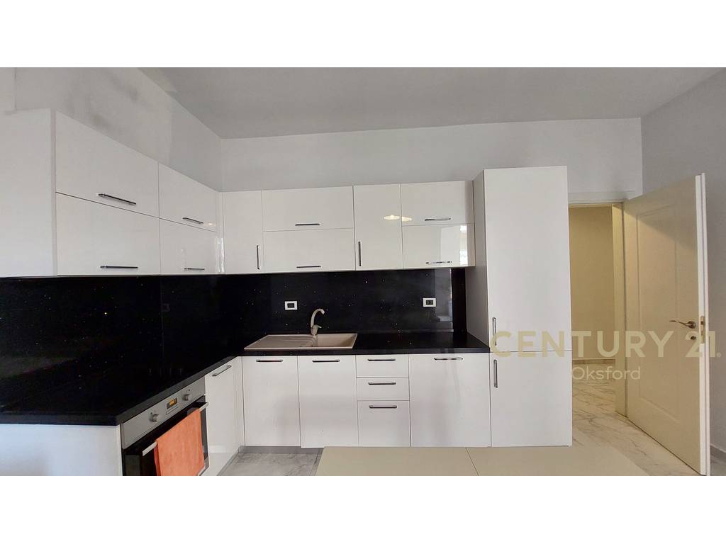 APARTAMENT 2+1 PER QIRA NE LUNGOMARE