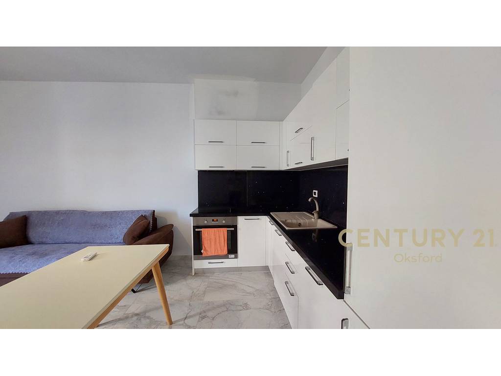 APARTAMENT 2+1 PER QIRA NE LUNGOMARE