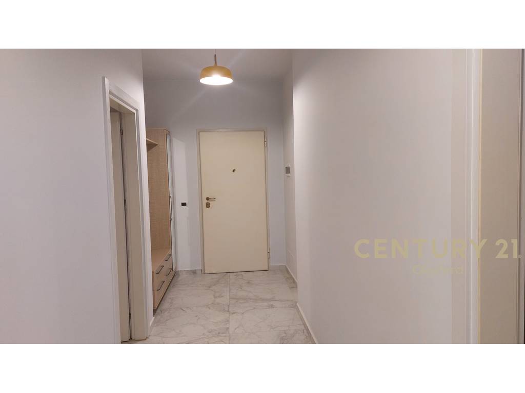 APARTAMENT 2+1 PER QIRA NE LUNGOMARE