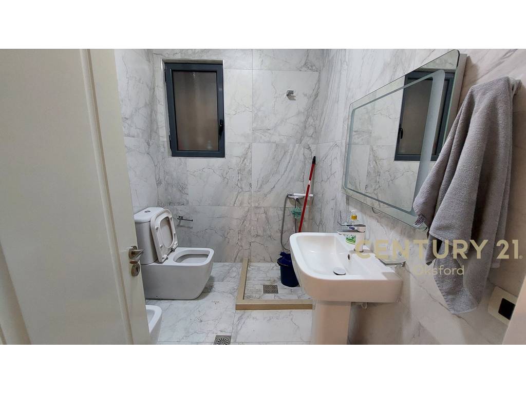 APARTAMENT 2+1 PER QIRA NE LUNGOMARE