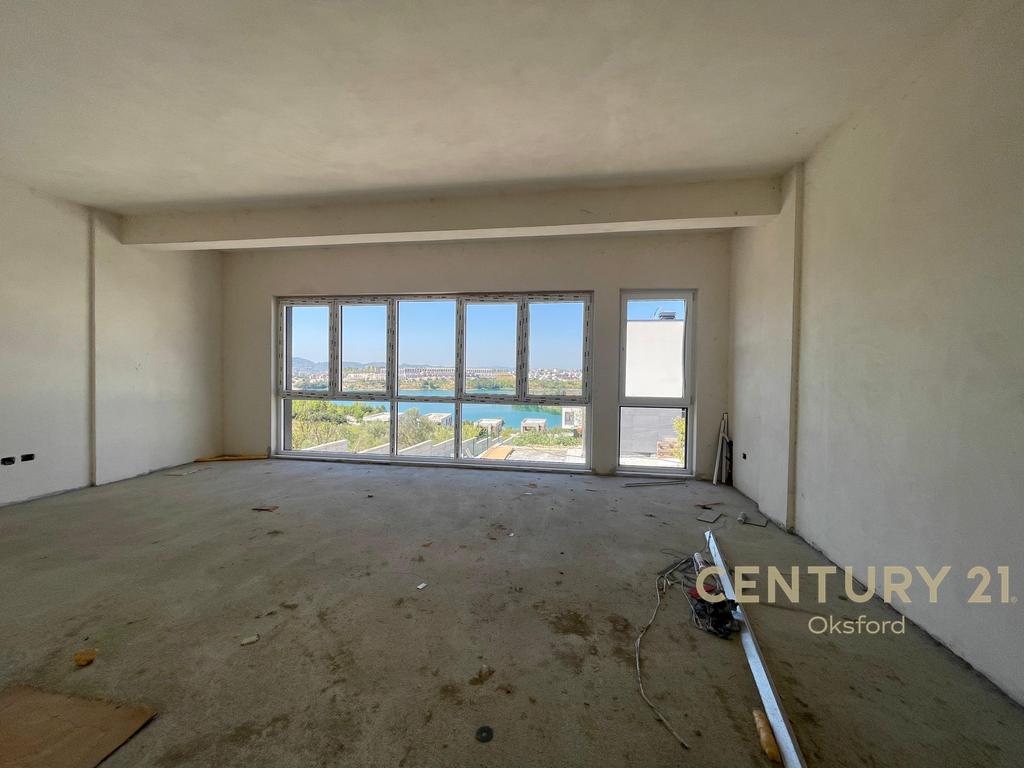VILLA FOR SALE IN THE FARKA LAKE