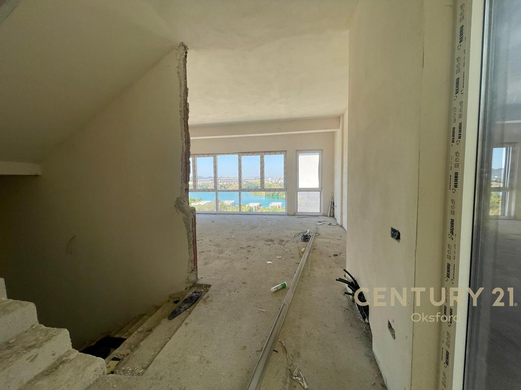 VILLA FOR SALE IN THE FARKA LAKE