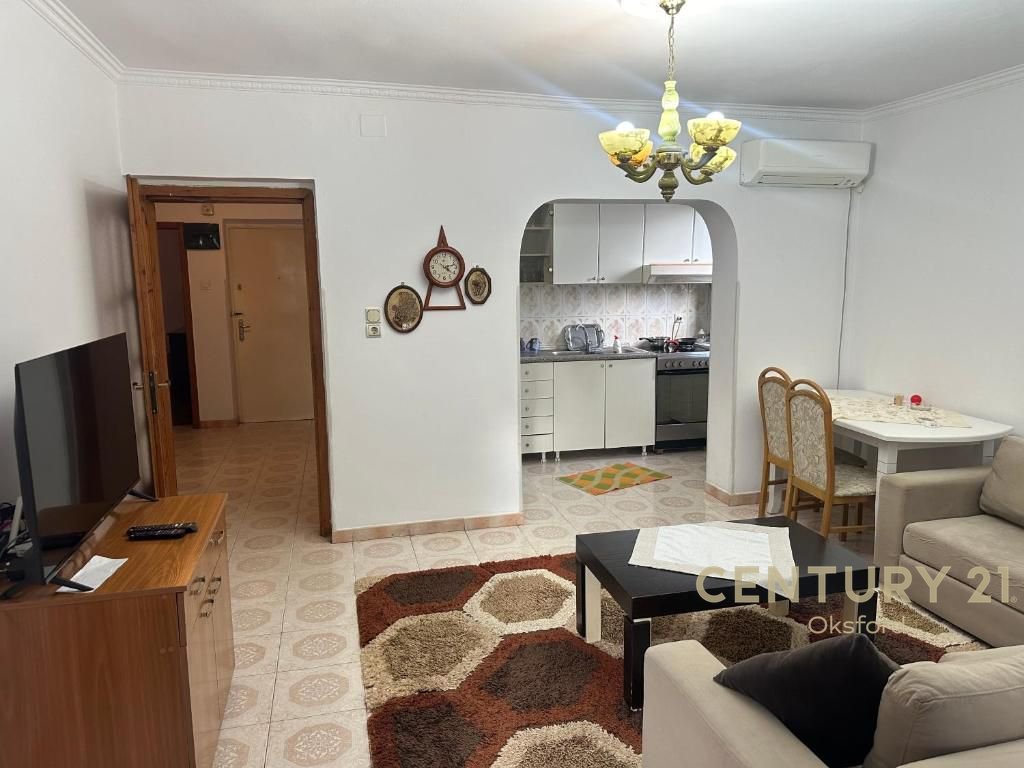 Apartment 3+1 FOR RENT near Pazari i Ri!
