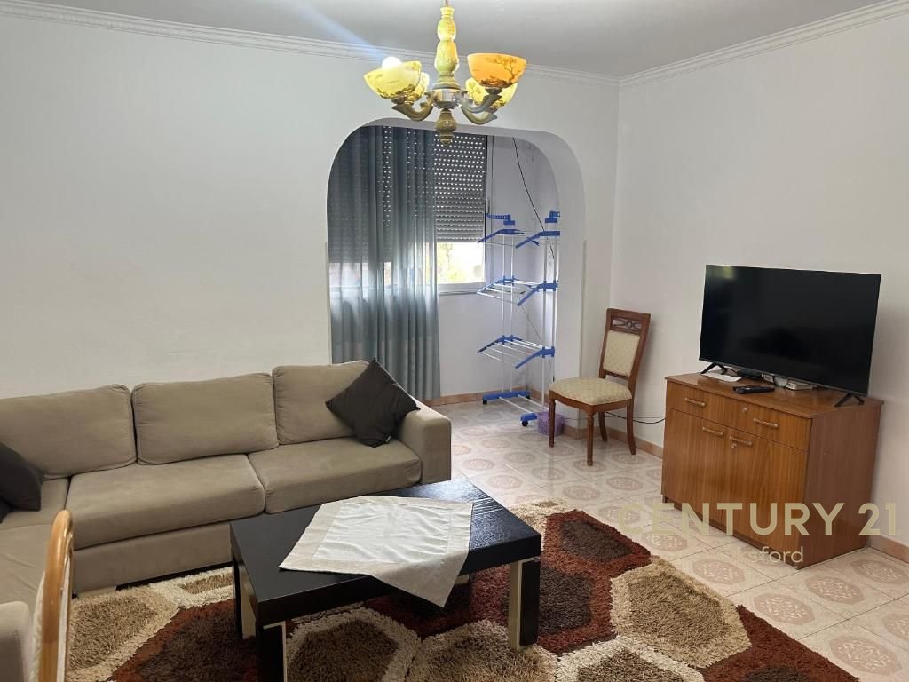 Apartment 3+1 FOR RENT near Pazari i Ri!