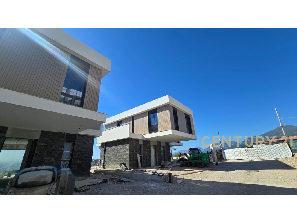 3-Story Elite Villa For Sale At West Home Residence!