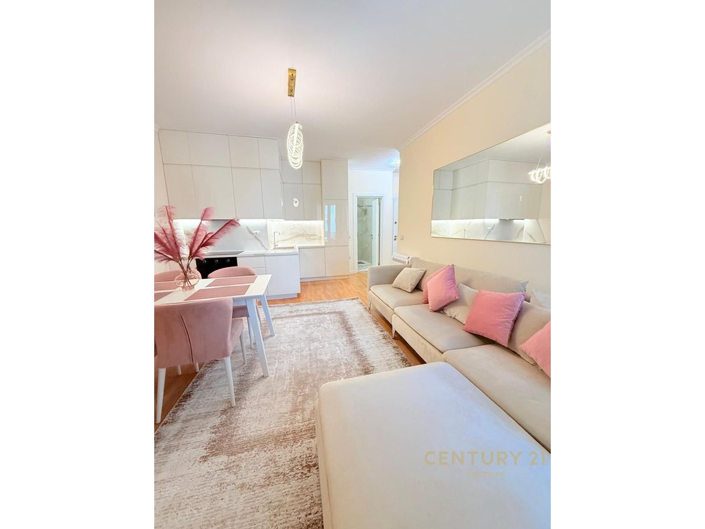 2+1 APARTMENT FOR RENT, NEAR KOSOVARËVE STREET!