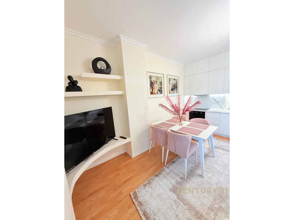 2+1 APARTMENT FOR RENT, NEAR KOSOVARËVE STREET!