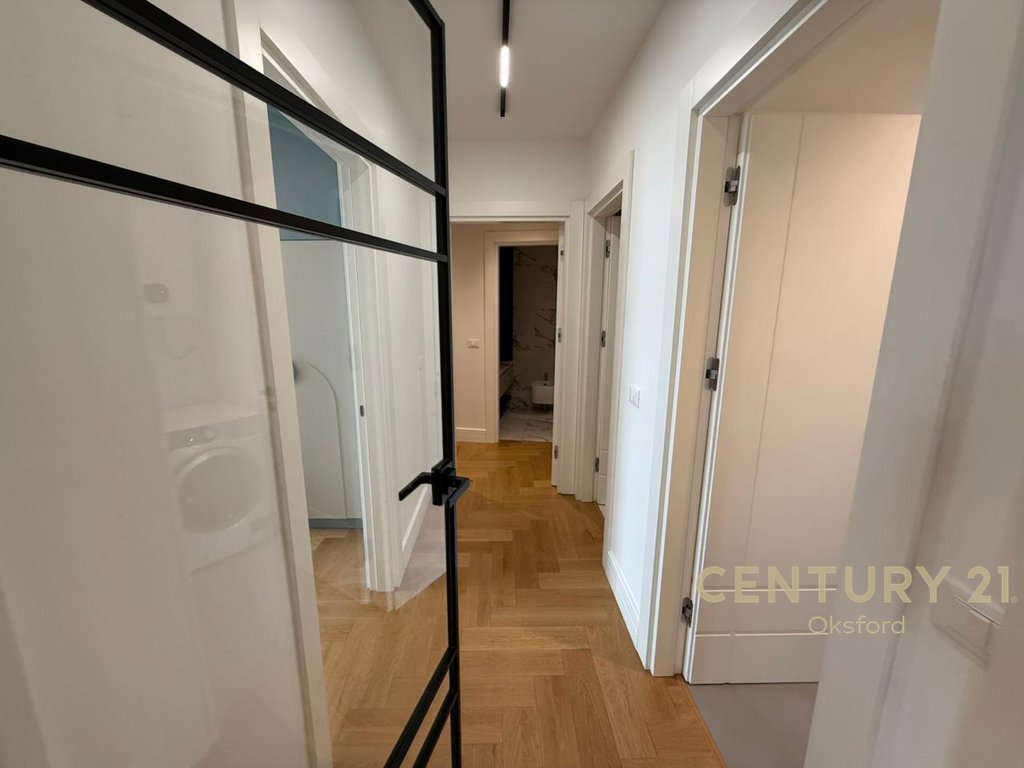 FOR RENT LUXURY APARTMENT + PARKING SPACE AT LAKE VIEW RESIDENCE!