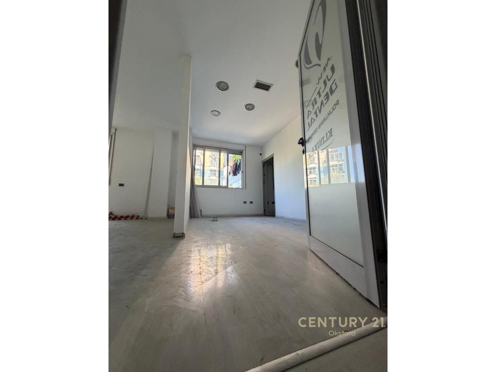 Shesim apartament 4+1+2+ballkon tek Rrethi ,tek Terminali i Autobuzave Kashar!