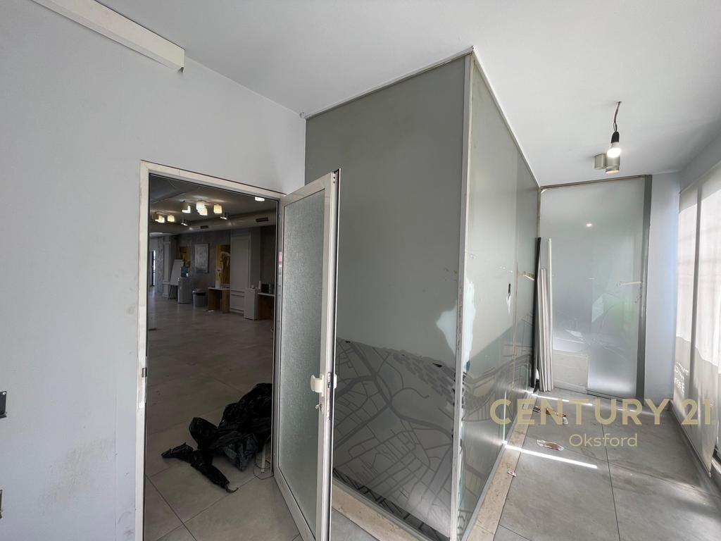 OPEN SPACE COMMERCIAL ENVIRONMENT FOR RENT ROADSIDE, ASTIR