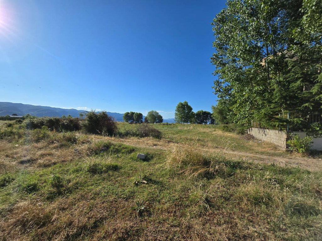 LAND FOR SALE 968 m2, 150 METERS DISTANCE FROM THE LAKE !!