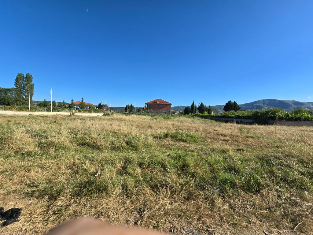 LAND FOR SALE 968 m2, 150 METERS DISTANCE FROM THE LAKE !!