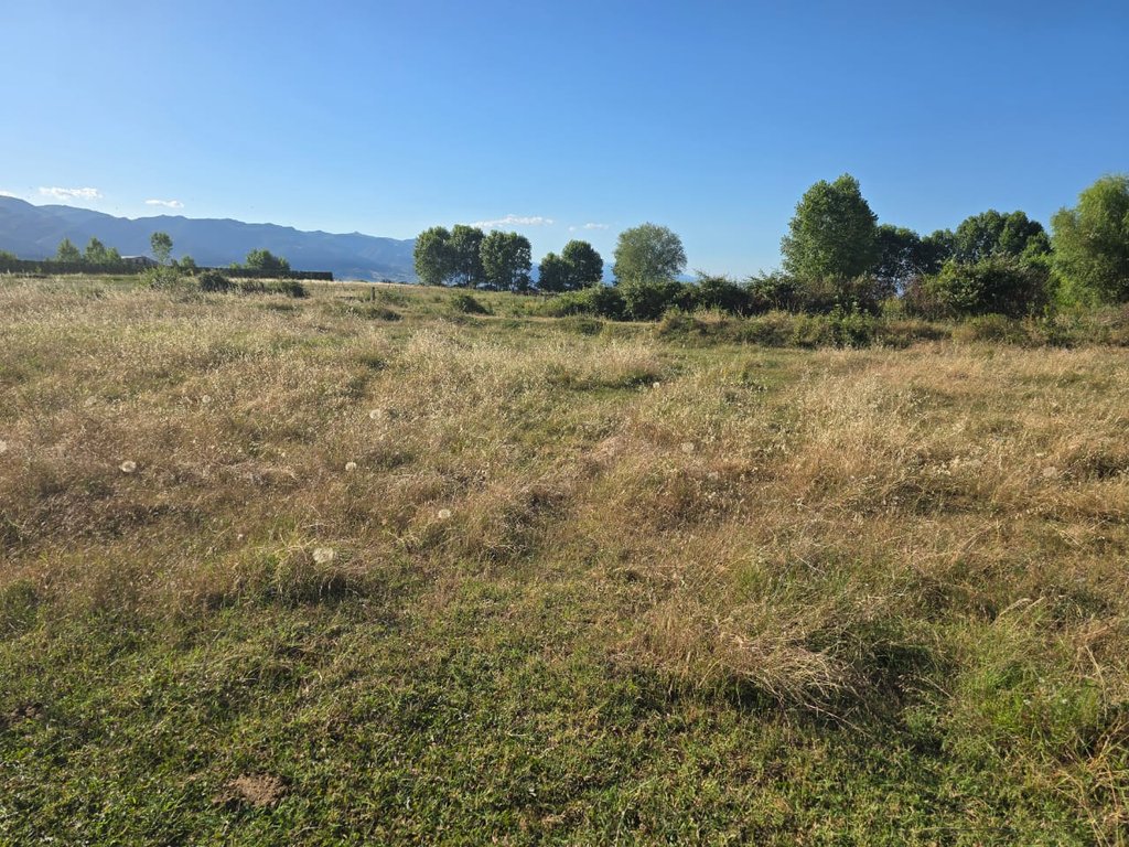 LAND FOR SALE 968 m2, 150 METERS DISTANCE FROM THE LAKE !!