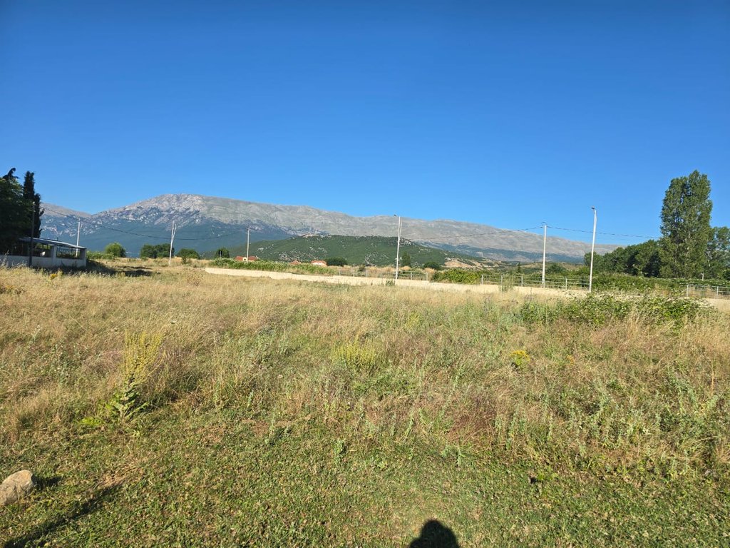 LAND FOR SALE 968 m2, 150 METERS DISTANCE FROM THE LAKE !!