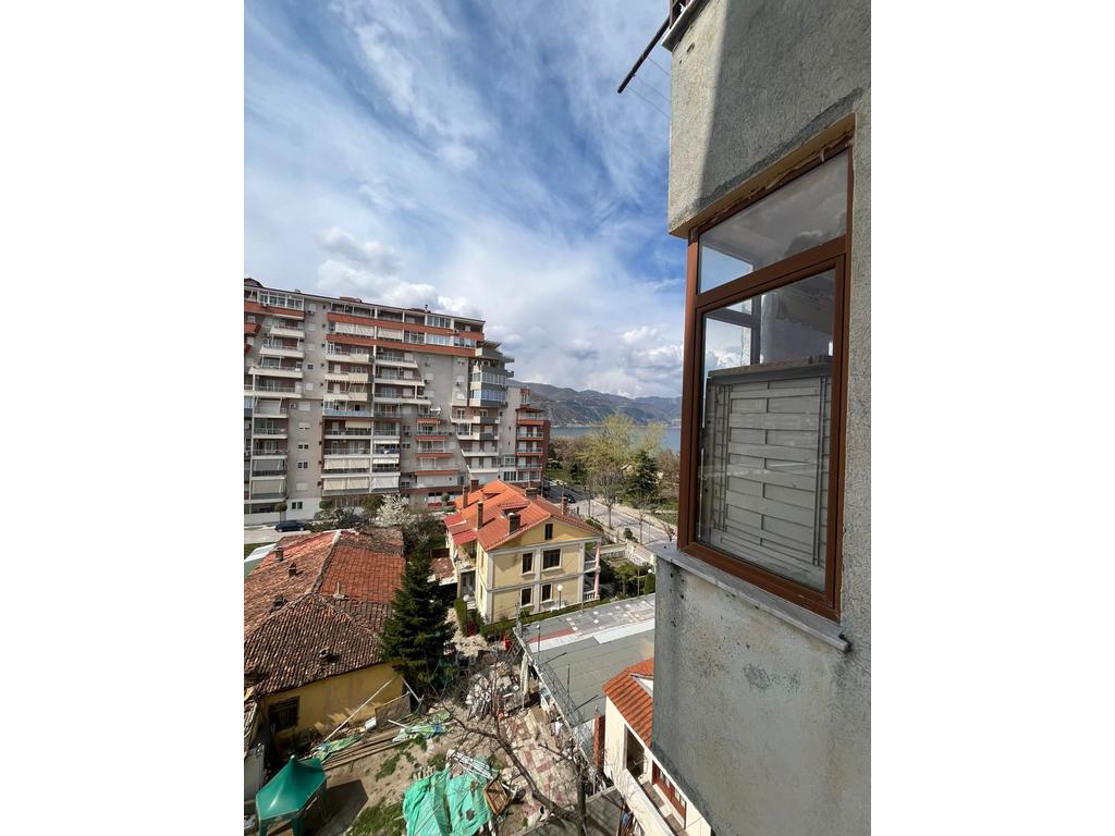2+1 APARTMENT FOR SALE IN POGRADEC – NEAR THE STADIUM, WITH VIEW OF THE LAKE AND THE CASTLE !!