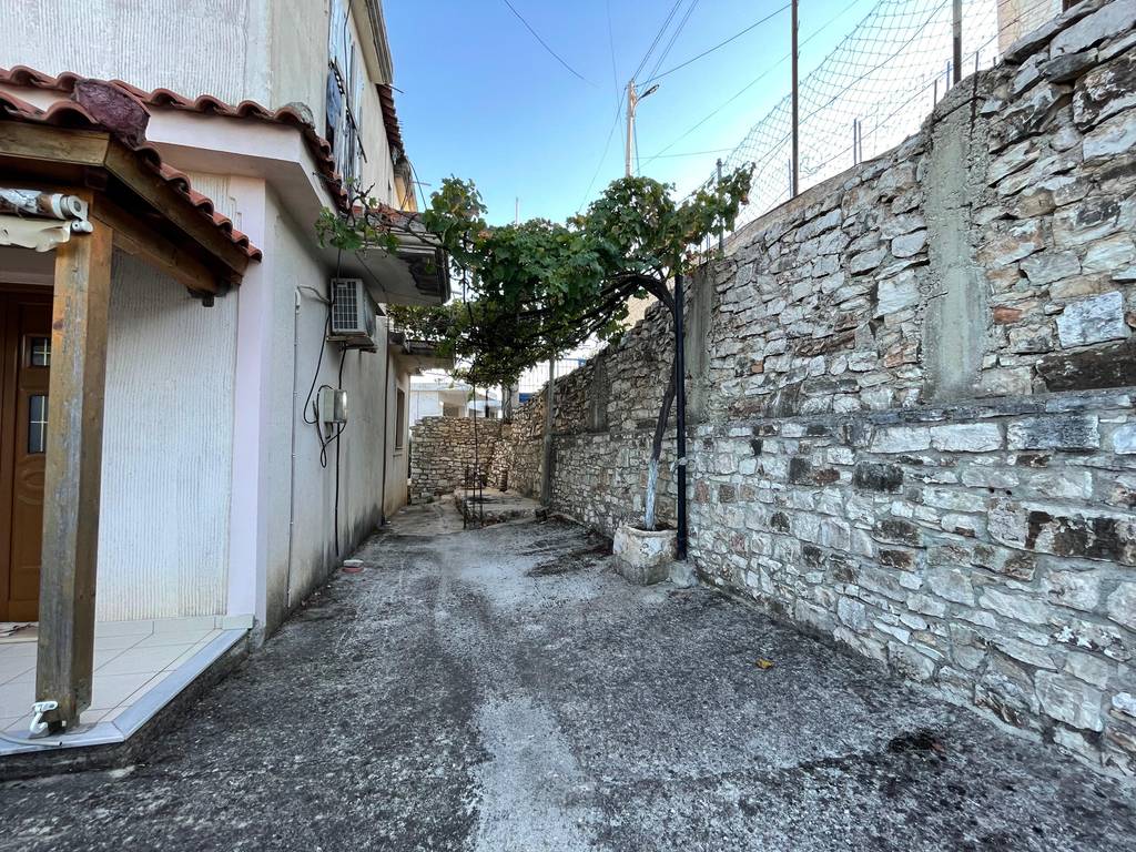 VILLA FOR SALE IN BERDENESH