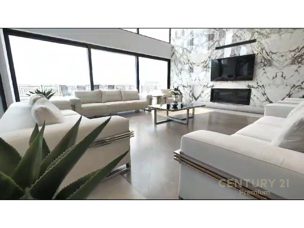 Luxurious 3-floors villa, Paskuqan Lake!!