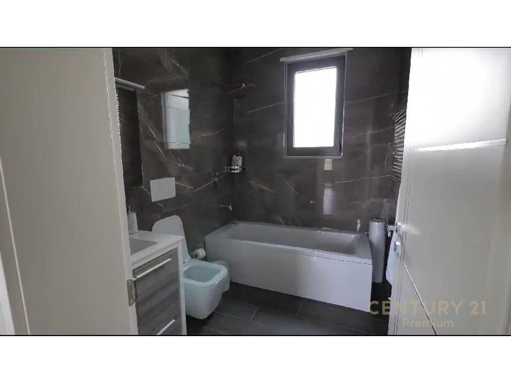 For rent – Luxurious 3-floors villa, Paskuqan Lake!!