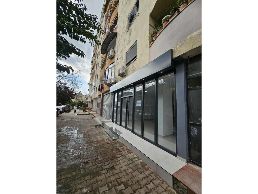 Commercial Ambient 1+1 For Rent in Don Bosko near the mosque, Tirana