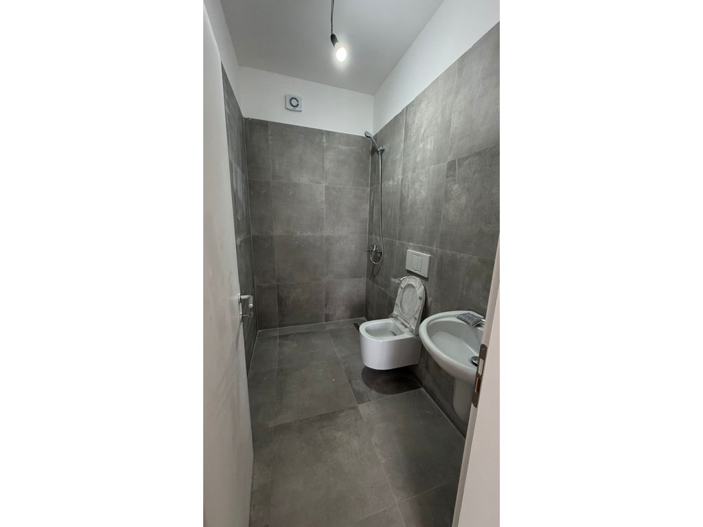 Apartment 2+1+2 For Rent in Shqiponja Square, Tirana - 700 thousand lek | 98 m²