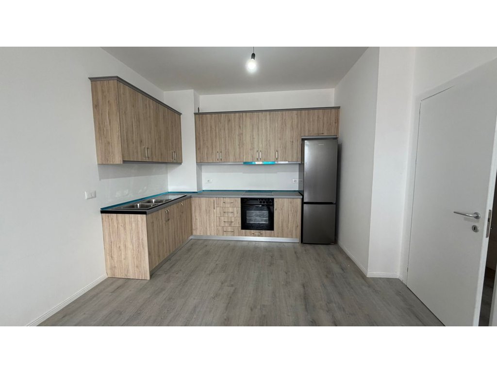 Apartment 2+1+2 For Rent in Shqiponja Square, Tirana - 700 thousand lek | 98 m²
