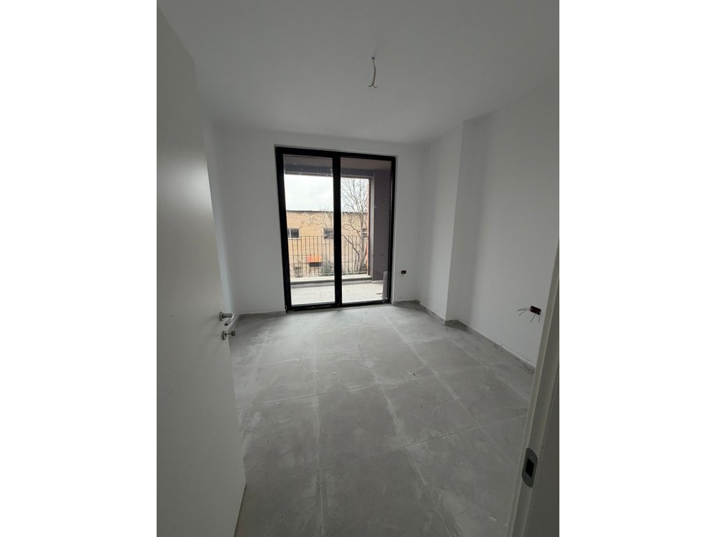 1+1 Apartment For Sale on Siri Kodra Street, Tirana