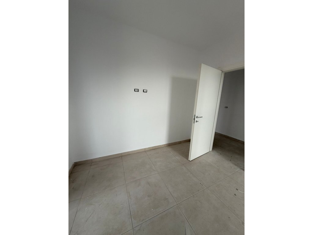 1+1 Apartment For Sale on Siri Kodra Street, Tirana