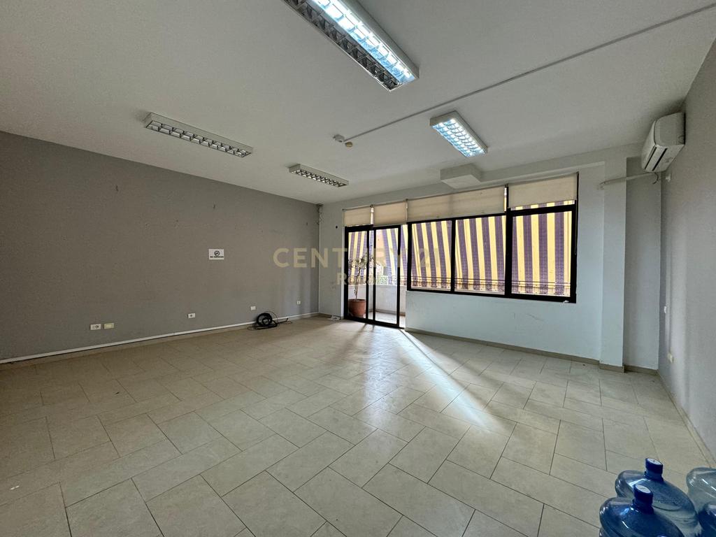 COMMERCIAL SPACE FOR RENT ON ELBASAN STREET, BEHIND THE AMERICAN EMBASSY