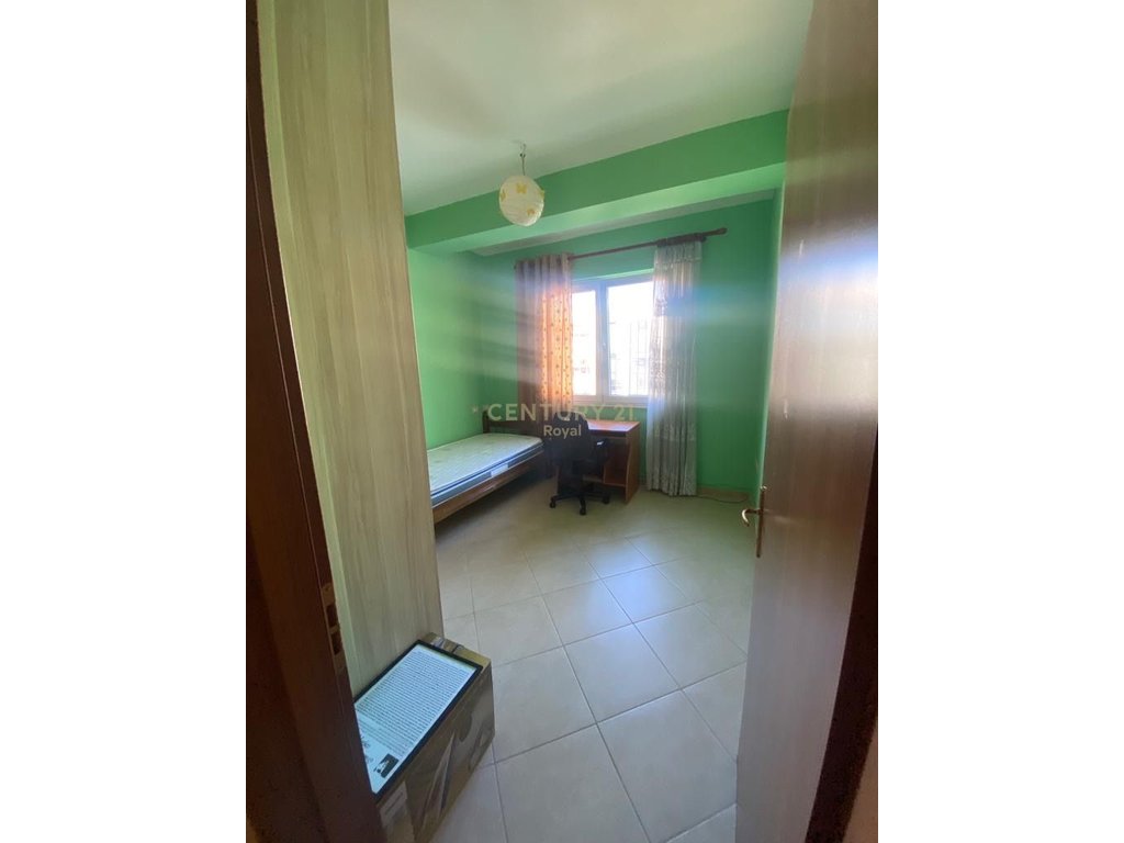 For Rent Apartment 2+1+2 – Zogu i Zi