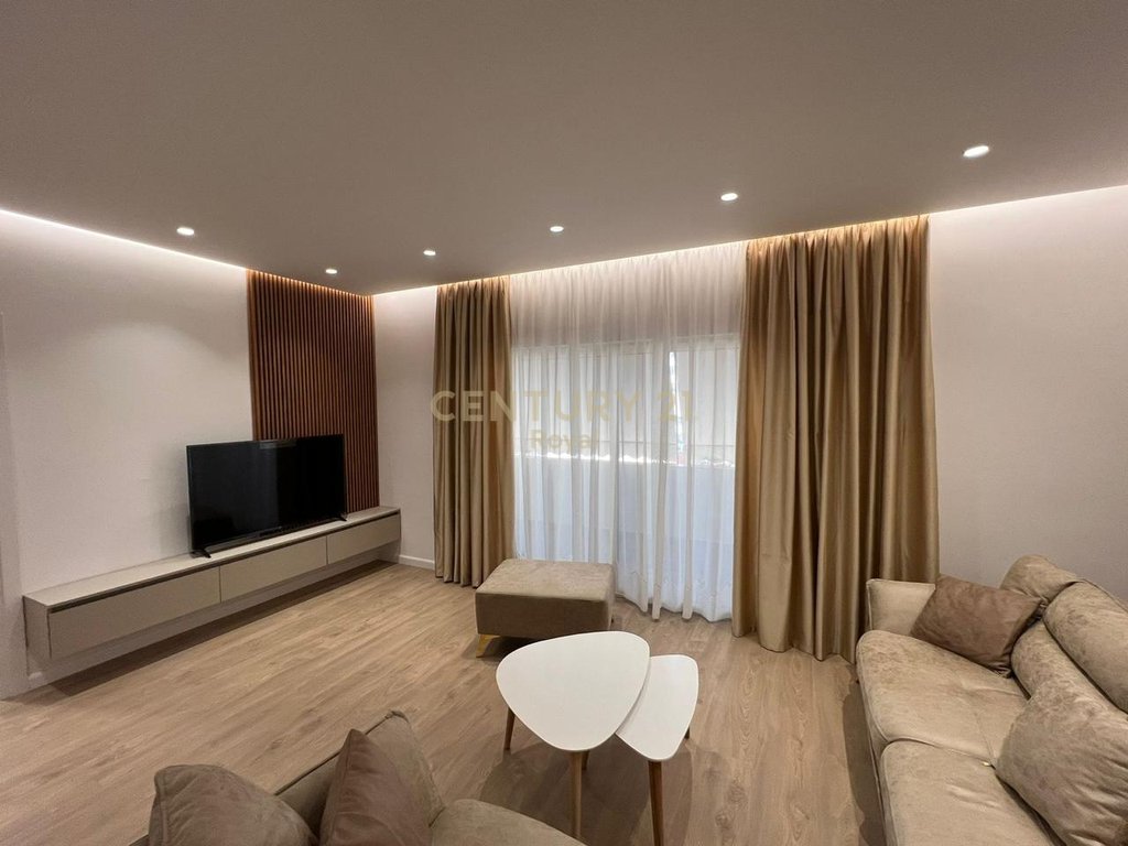 Apartment 2+1+2 for rent in Zogu i Zi, Tirana