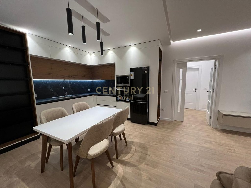 Apartment 2+1+2 for rent in Zogu i Zi, Tirana