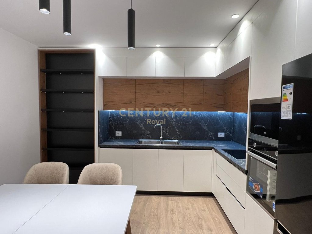 Apartment 2+1+2 for rent in Zogu i Zi, Tirana