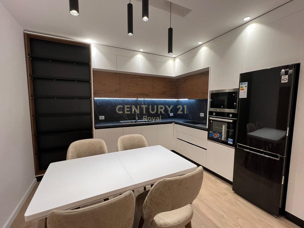 Apartment 2+1+2 for rent in Zogu i Zi, Tirana