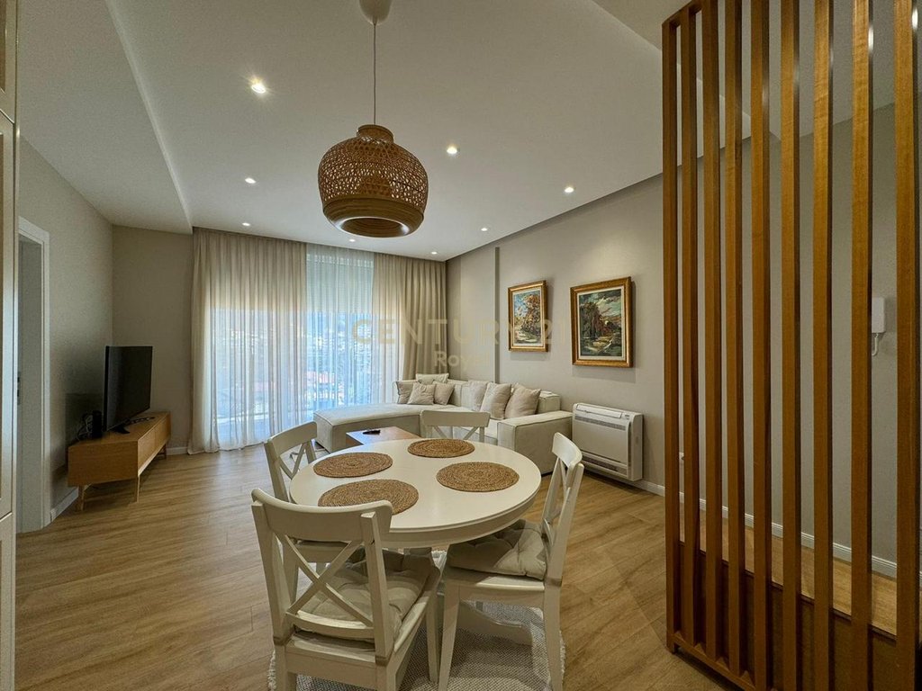 JEPET ME QIRA APARTAMENT 2+1+2 TE 21 DHJETORI