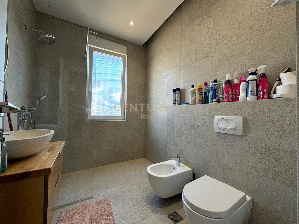 JEPET ME QIRA APARTAMENT 2+1+2 TE 21 DHJETORI