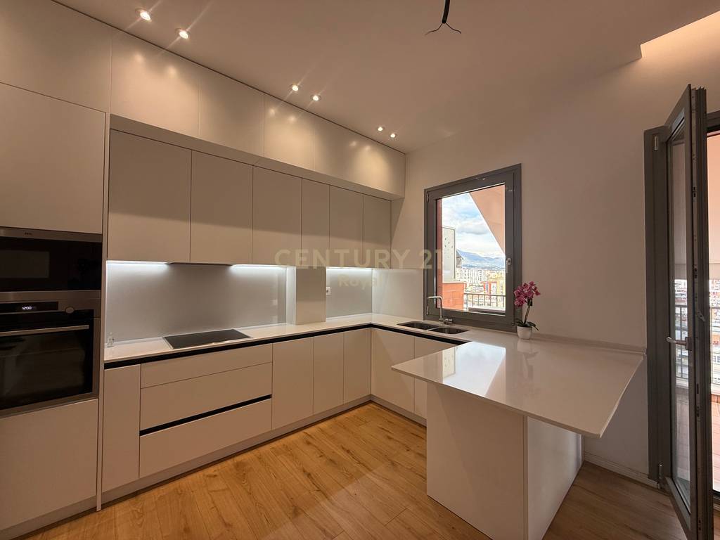 Jepet me qira apartament 2+1+2