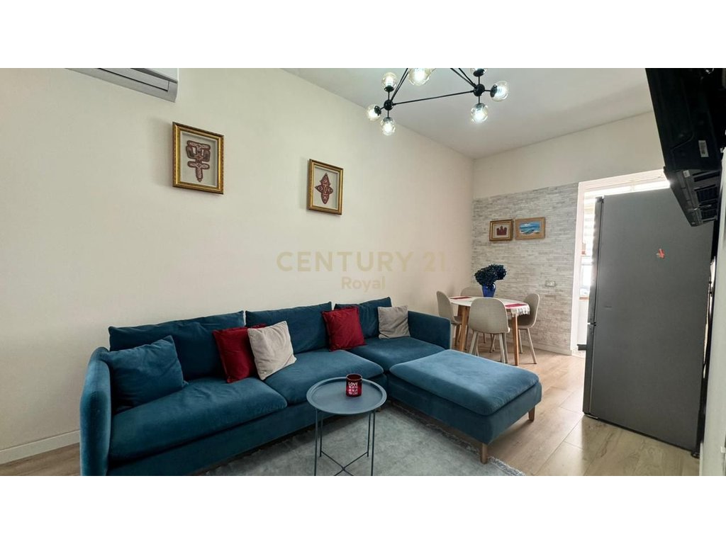 2+1 Apartment for rent on Barrikadave Street, Tirana - 900€ | 75 m²