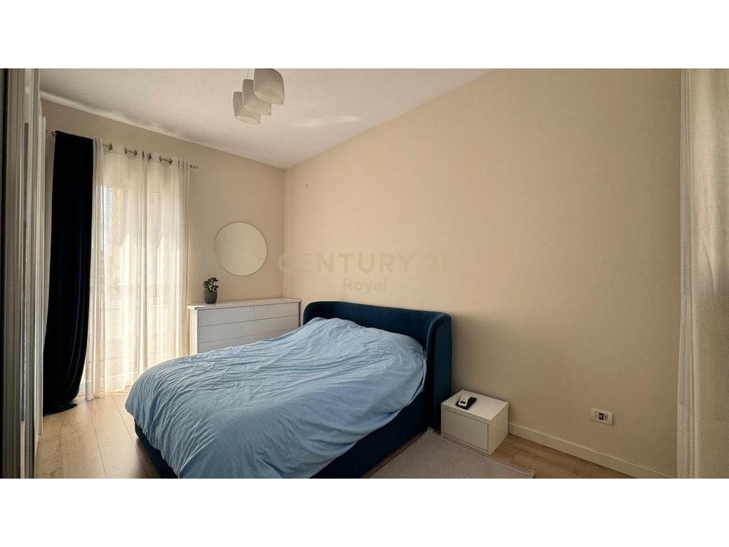 2+1 Apartment for rent on Barrikadave Street, Tirana - 900€ | 75 m²