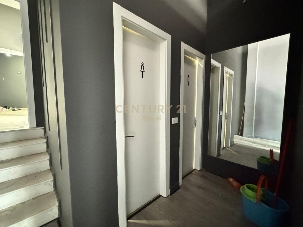 Ambient Commercial for rent on Bardhok Biba Street