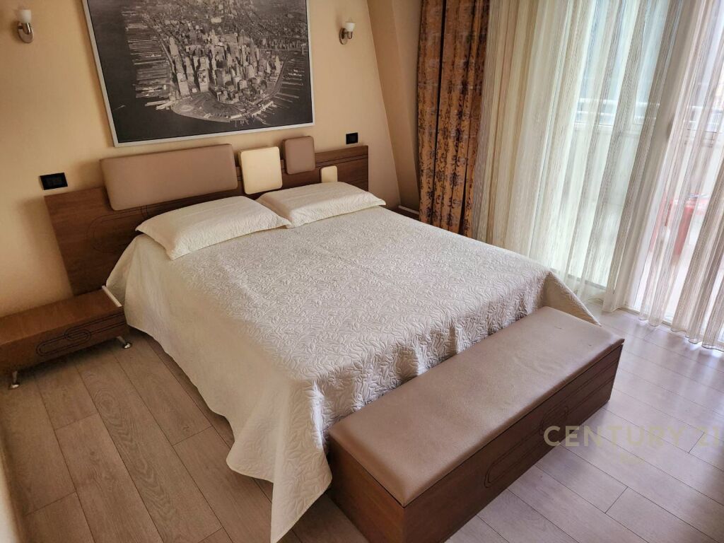For rent Super Apartment 2+1+2 with parking post at the train station, Durrës!!!