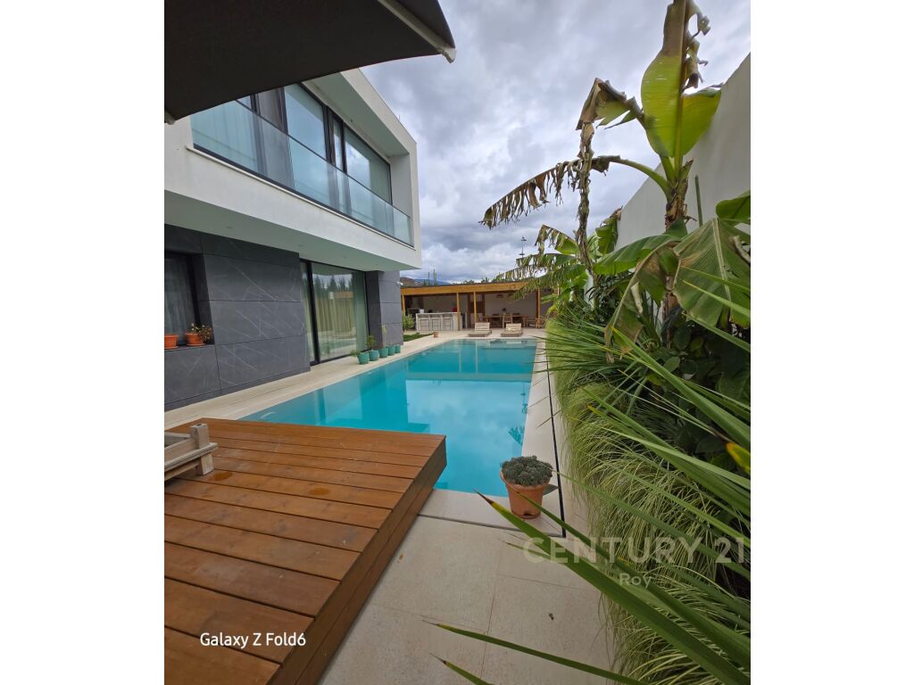 LUXURY INDIVIDUAL VILLA FOR SALE WITH SWIMMING POOL IN VISHAJ!!!