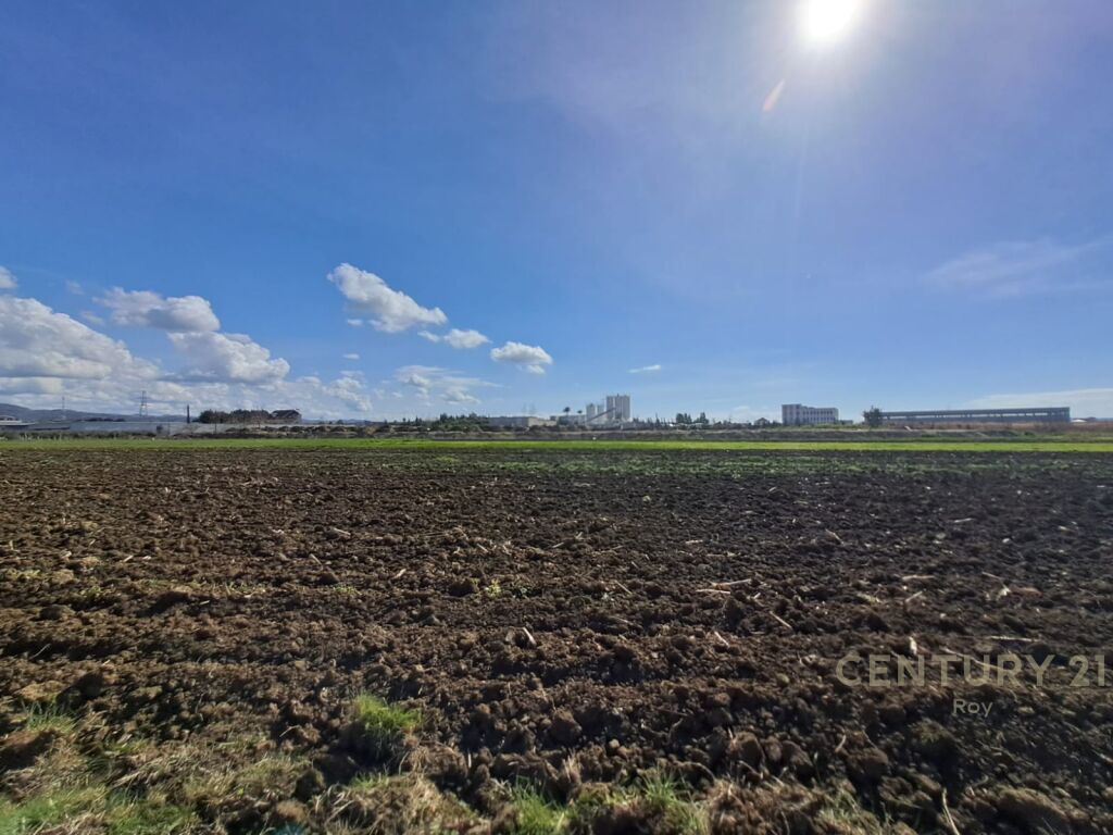 Tokë në shitje në Kavajë - 70.000€ | 2070 m²