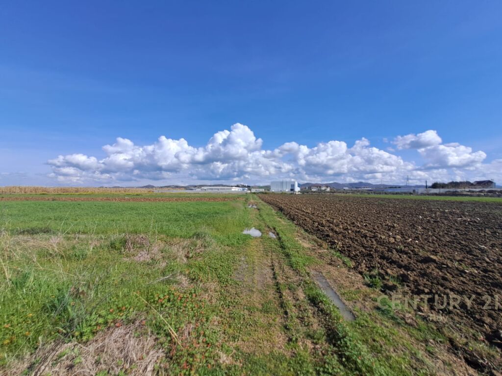 Tokë në shitje në Kavajë - 70.000€ | 2070 m²