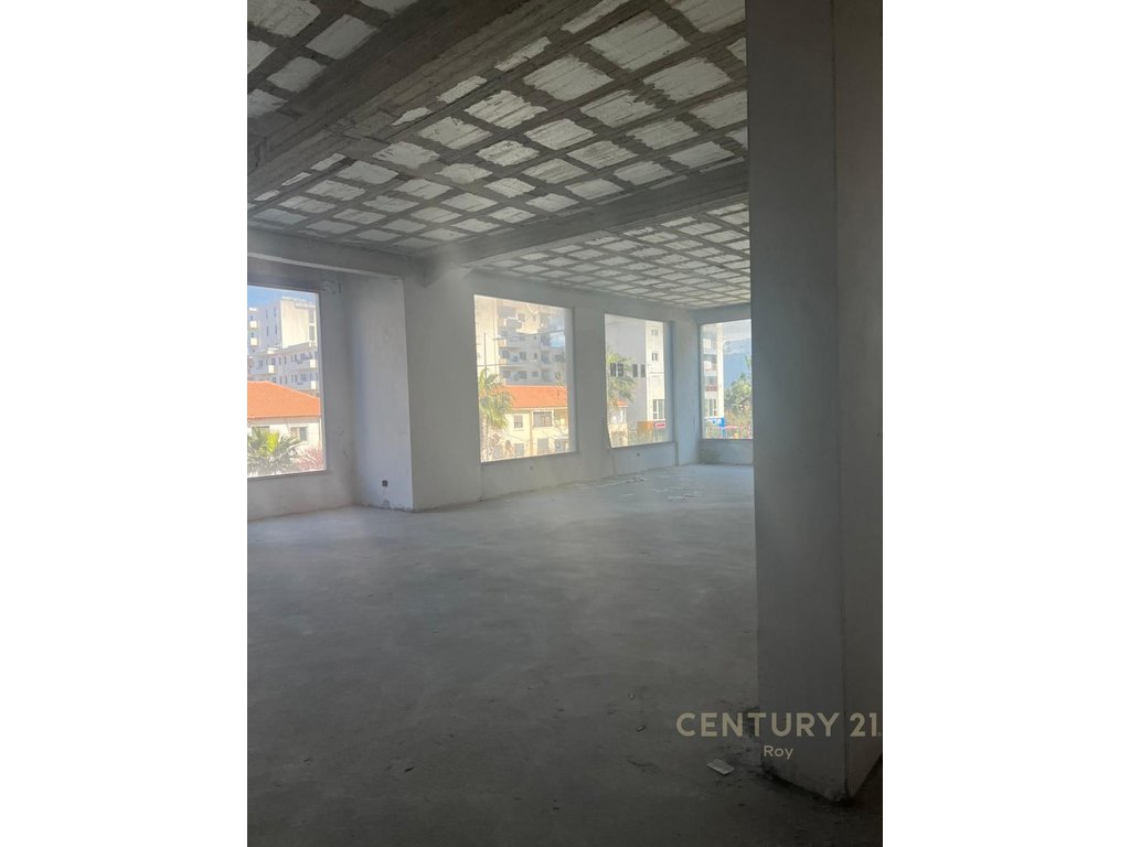 BUSINESS ENVIRONMENT FOR RENT IN THE BEACH AREA!!!! - 1000€ | 191 m²
