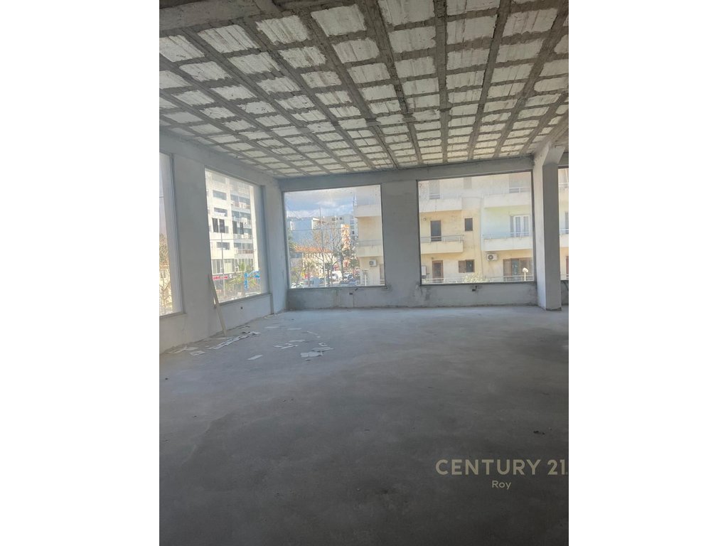 BUSINESS ENVIRONMENT FOR RENT IN THE BEACH AREA!!!! - 1000€ | 191 m²